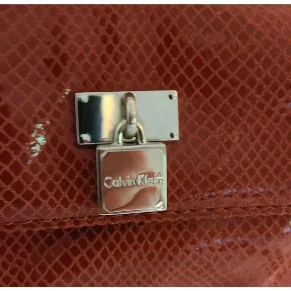 CALVIN KLEIN WOMENS BRICK RED CROSSBODY BAG CLUTCH PHONE POCKET PURSE NEW - Picture 3 of 9